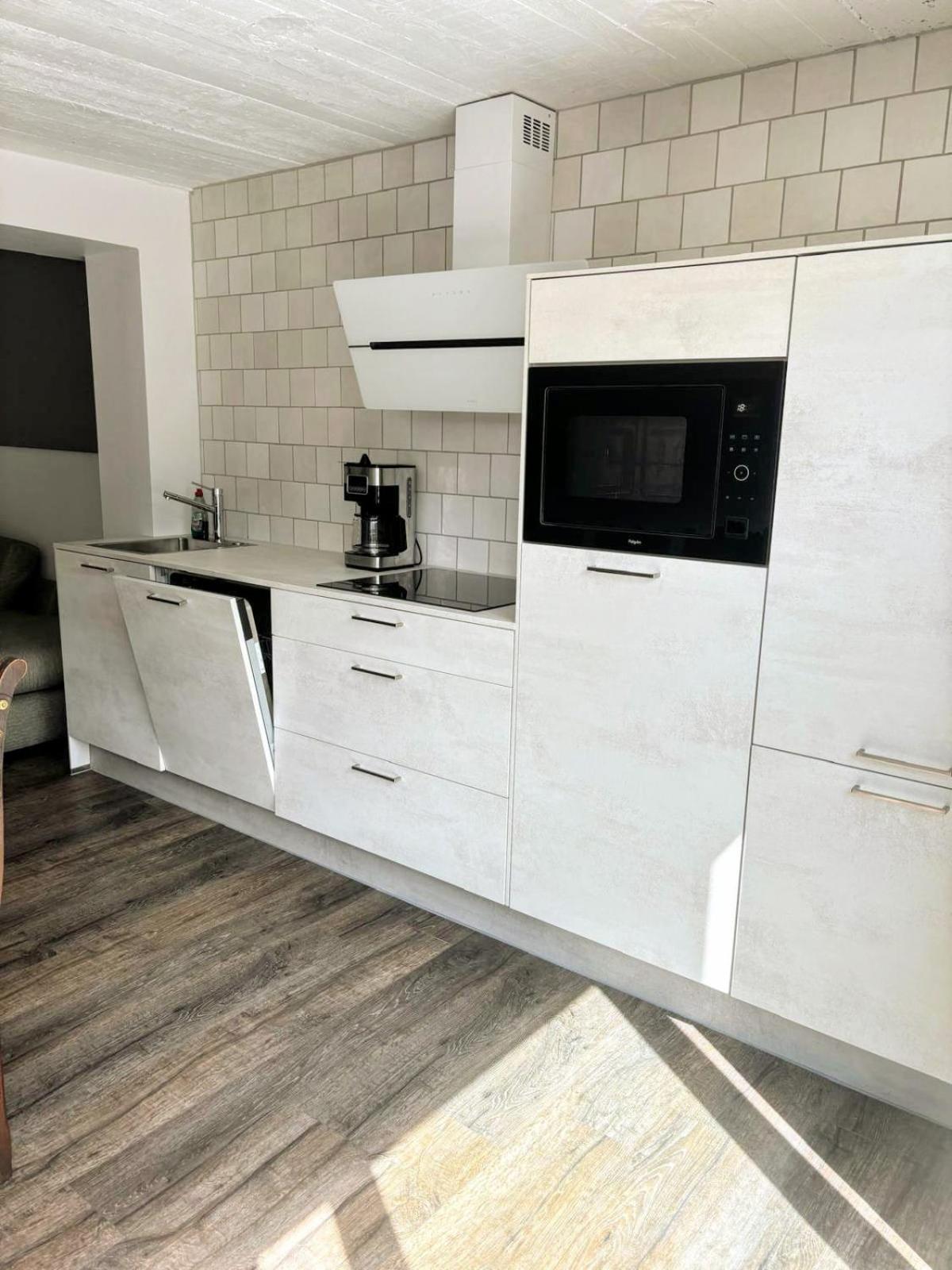 B&B Casa Roman & Vakantiewoning Voor 1 Pers Tot Max 32 Personen Zonhoven Exterior foto